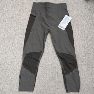 NWT - Surge Tights 22" - Dark Olive Green